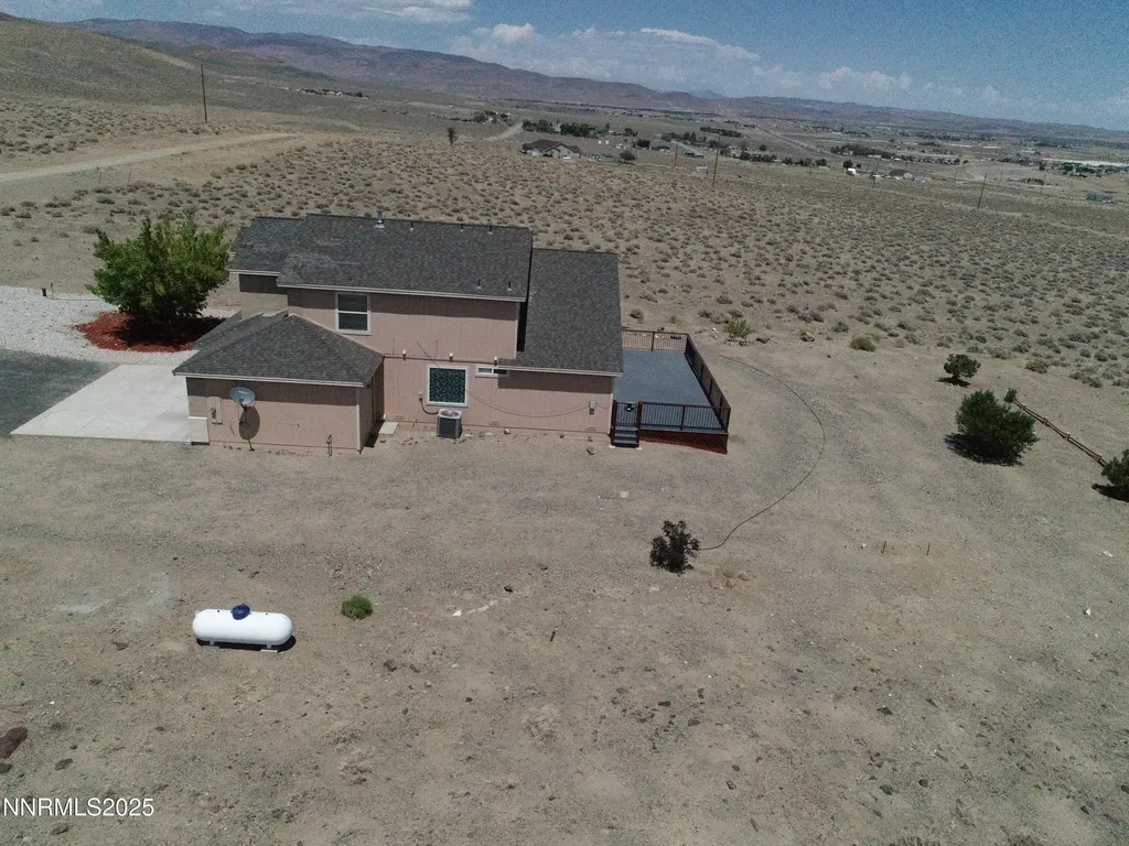 7900 Beech Silver Springs NV 89429