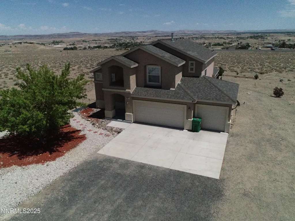 7900 Beech Silver Springs NV 89429