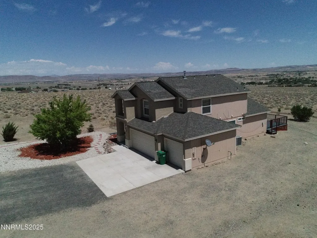 7900 Beech Silver Springs NV 89429