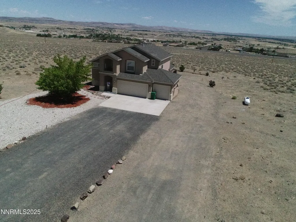 7900 Beech Silver Springs NV 89429