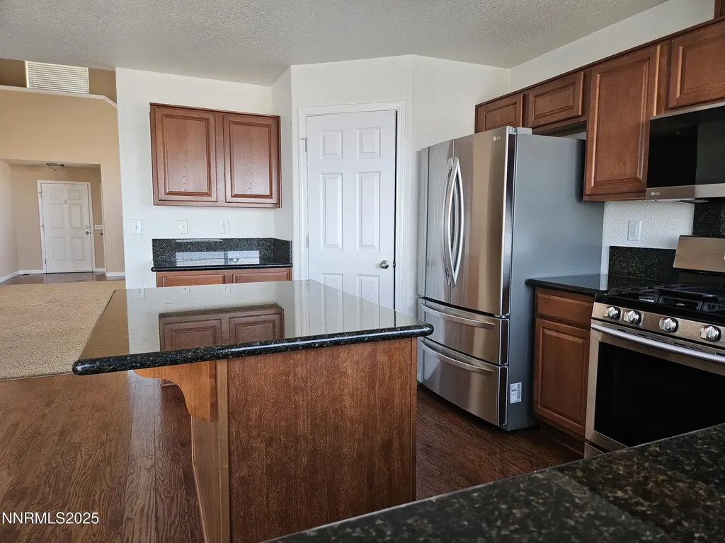 7900 Beech Silver Springs NV 89429