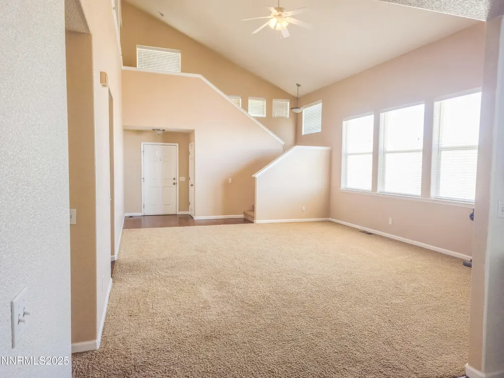 7900 Beech Silver Springs NV 89429