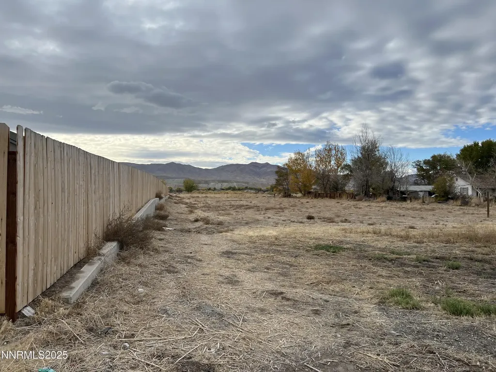 41 Nv-208 Yerington NV 89447