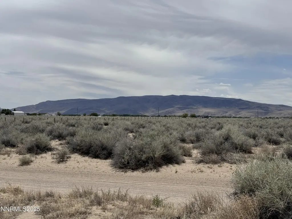 3290 7th Silver Springs NV 89429
