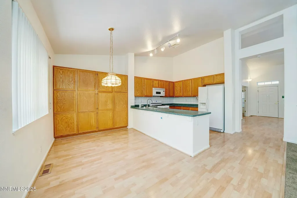 3069 Creekwood Reno NV 89502