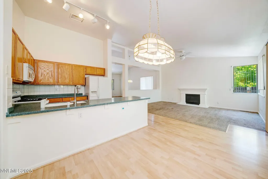 3069 Creekwood Reno NV 89502