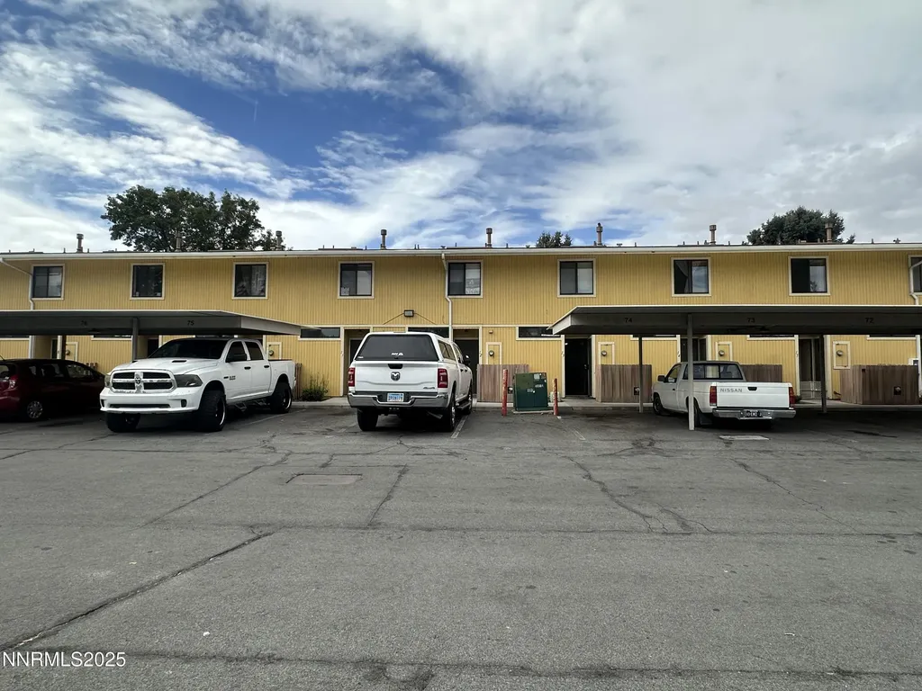 863 Nutmeg Reno NV 89502