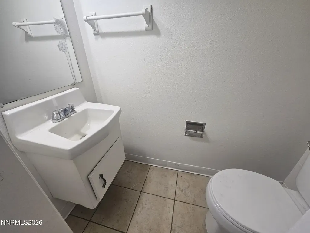 863 Nutmeg Reno NV 89502