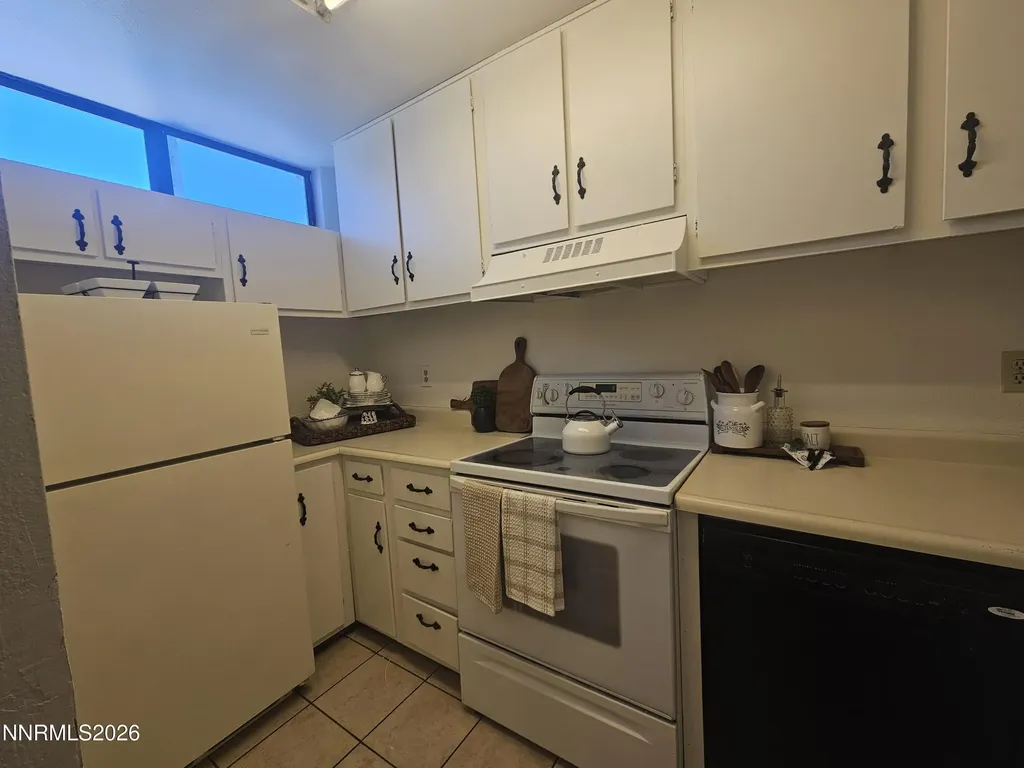 863 Nutmeg Reno NV 89502