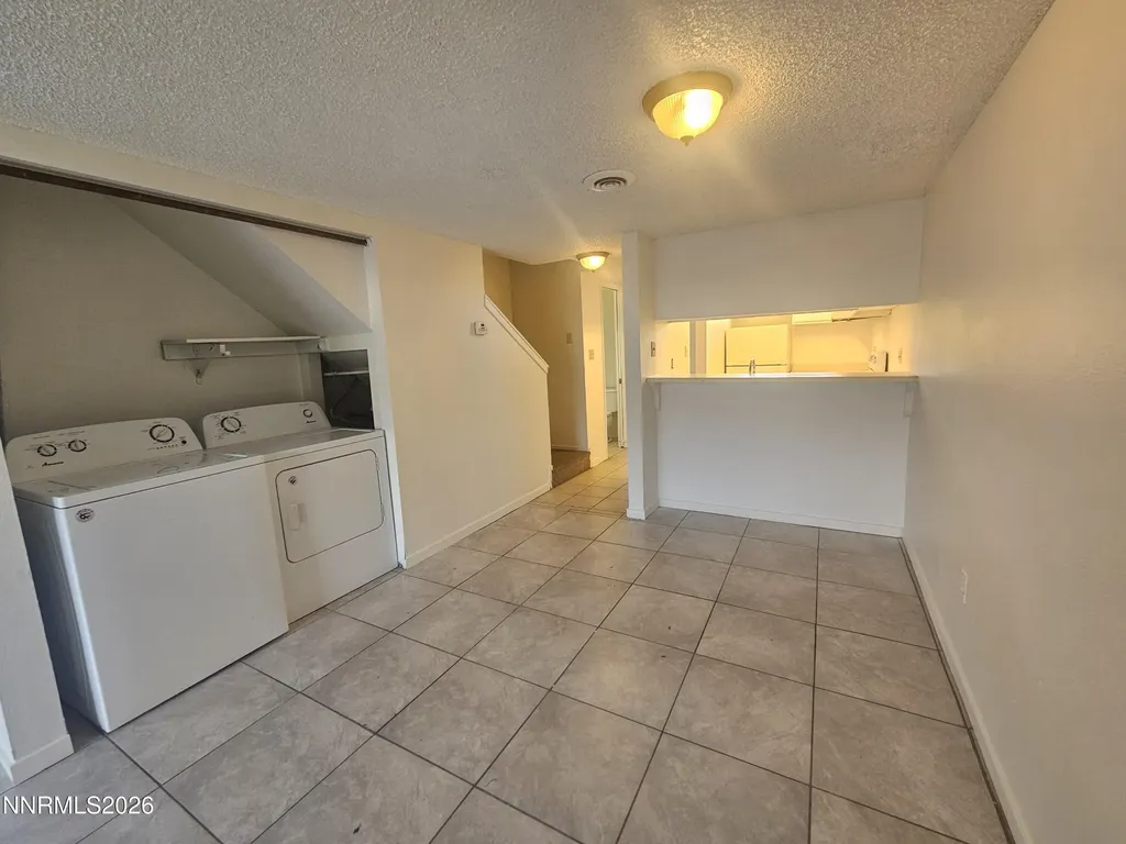 863 Nutmeg Reno NV 89502