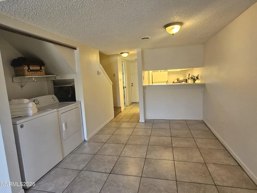 863 Nutmeg Reno NV 89502