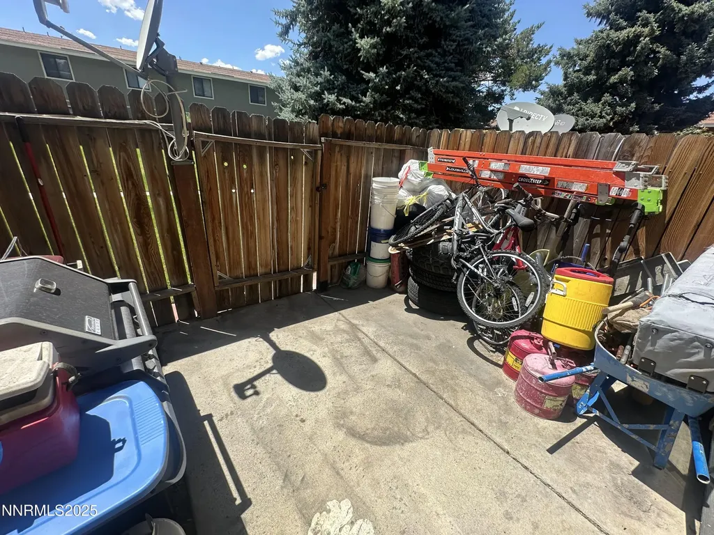 863 Nutmeg Reno NV 89502