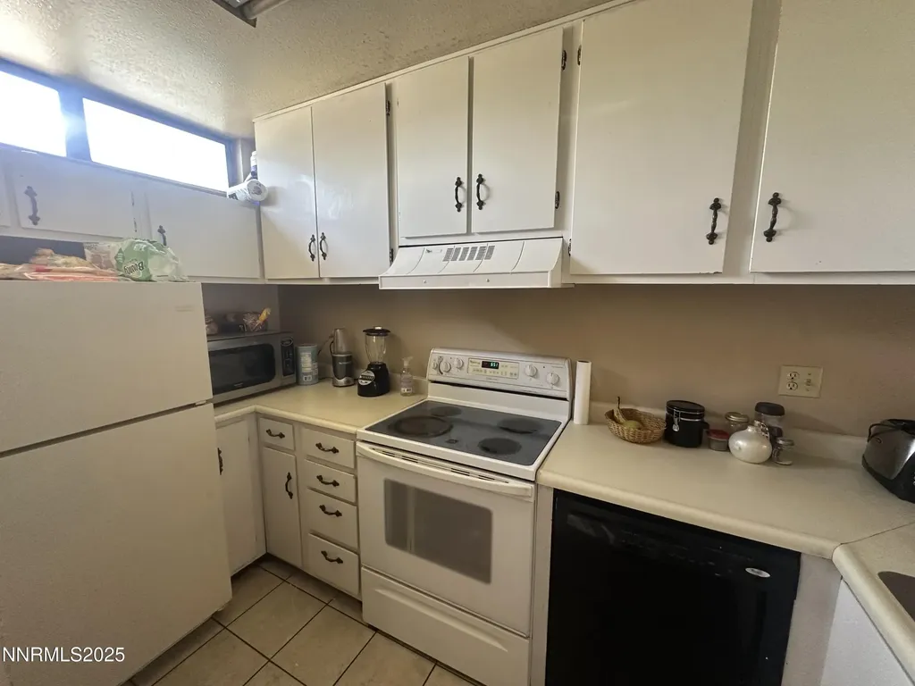 863 Nutmeg Reno NV 89502