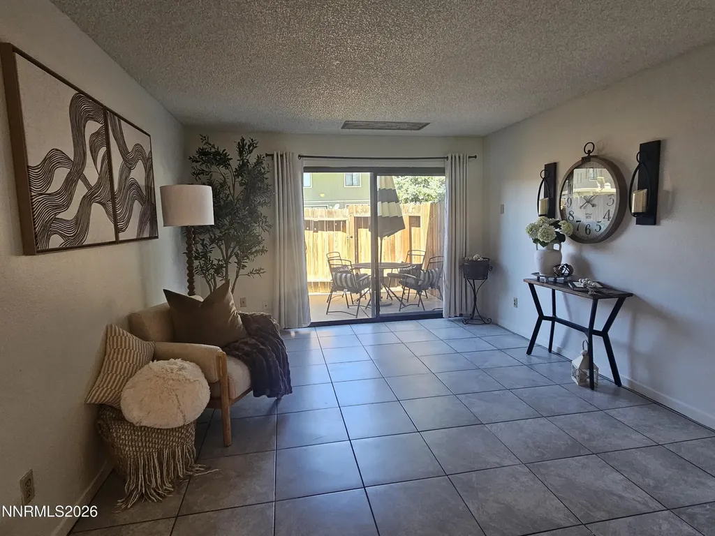 863 Nutmeg Reno NV 89502