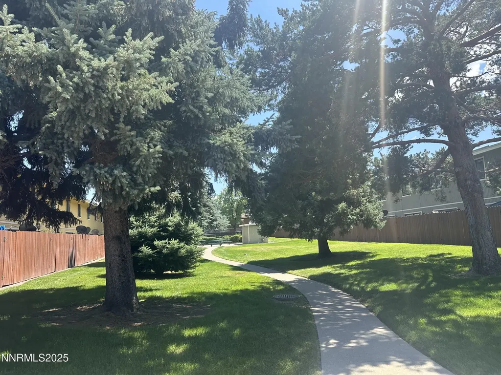 863 Nutmeg Reno NV 89502
