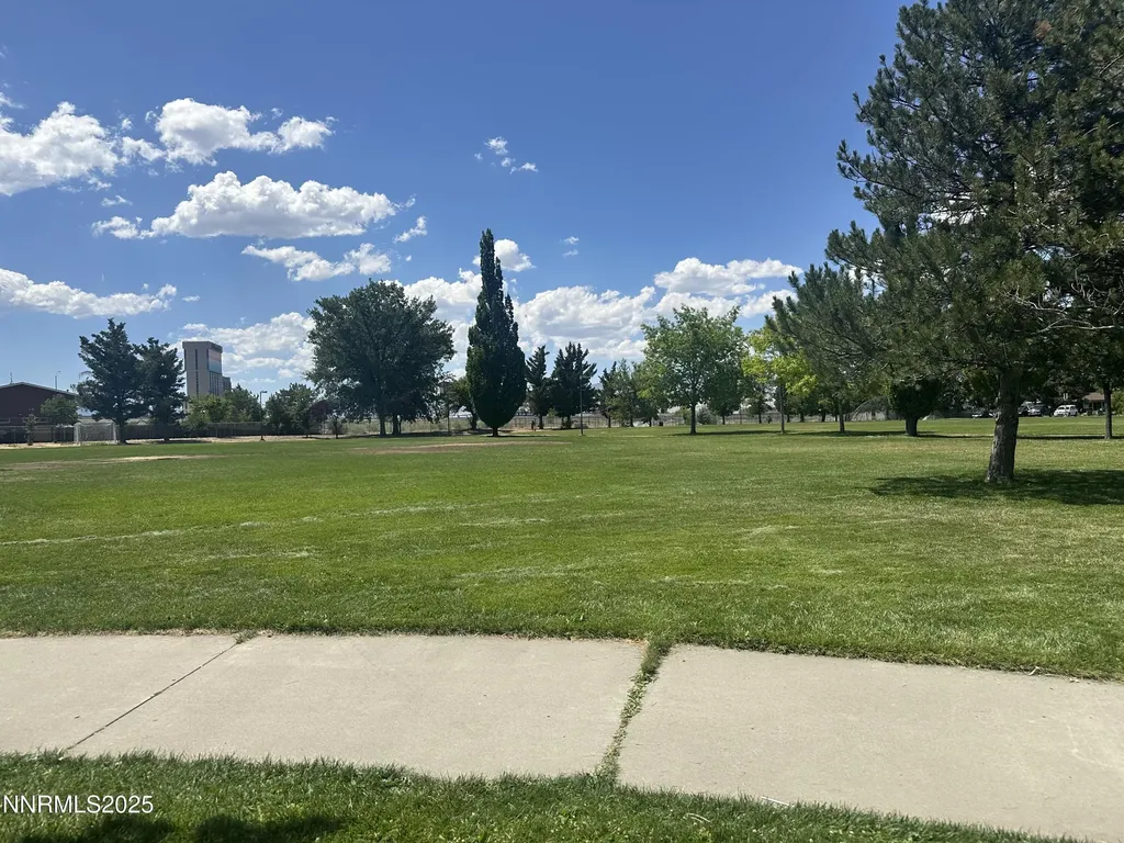 863 Nutmeg Reno NV 89502