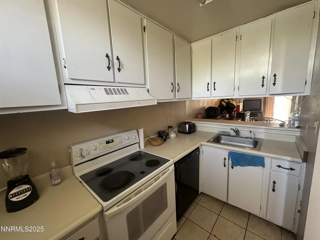 863 Nutmeg Reno NV 89502