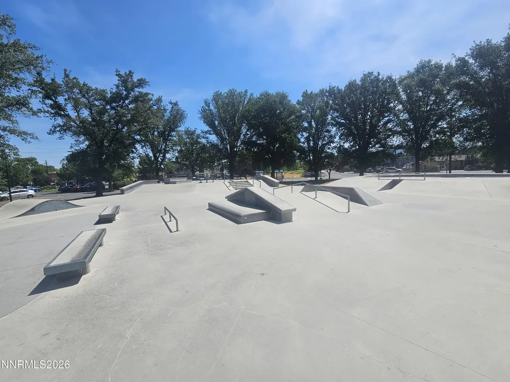 863 Nutmeg Reno NV 89502