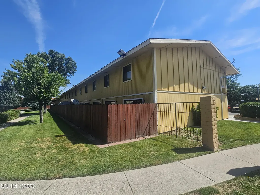 863 Nutmeg Reno NV 89502