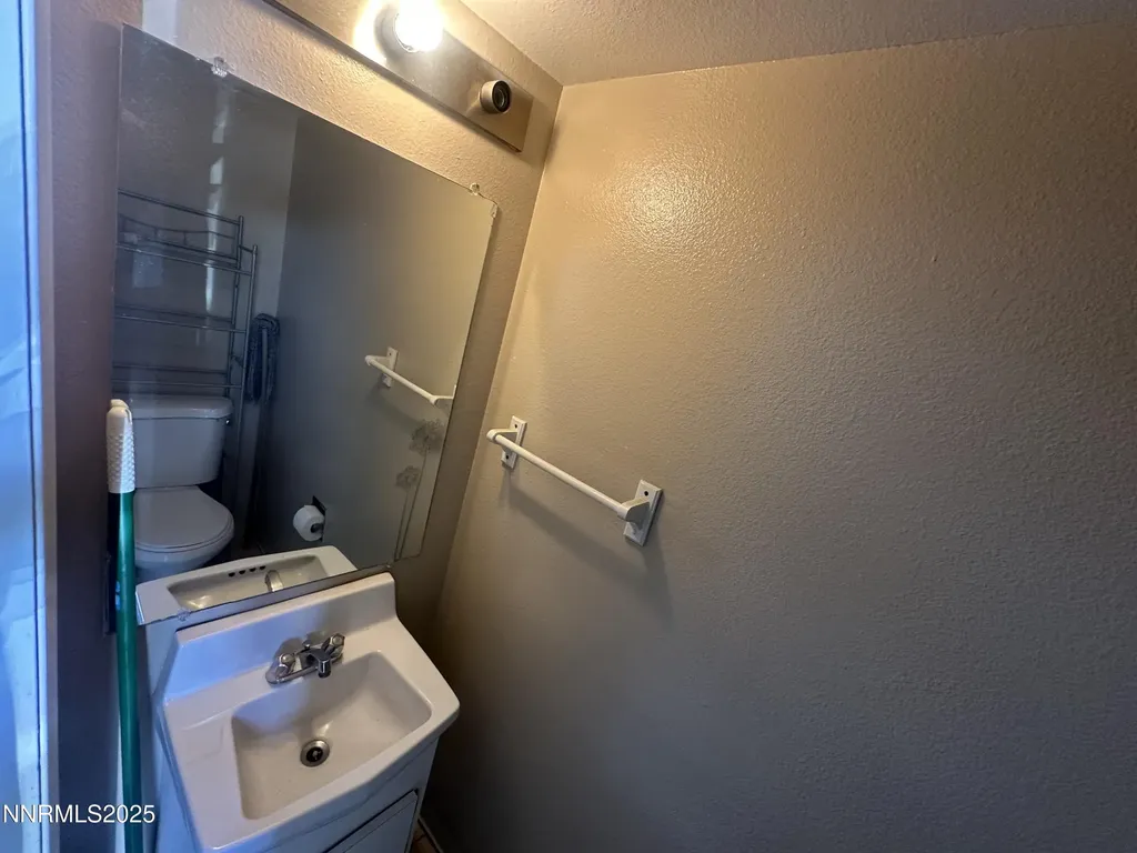 863 Nutmeg Reno NV 89502
