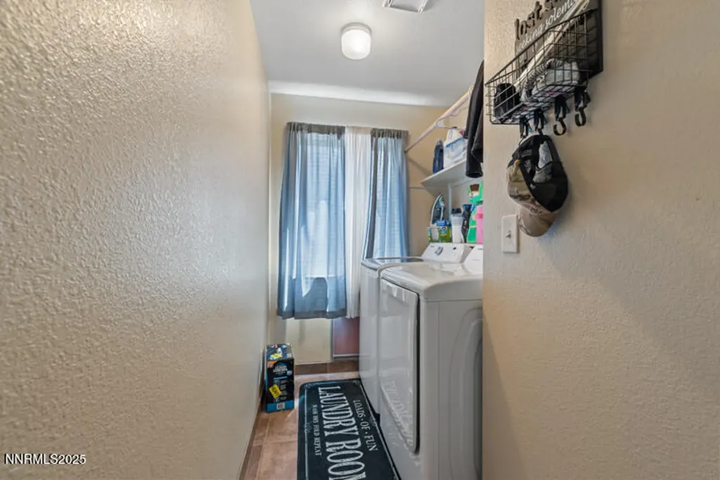 6715 Canoe Hill Sparks NV 89436