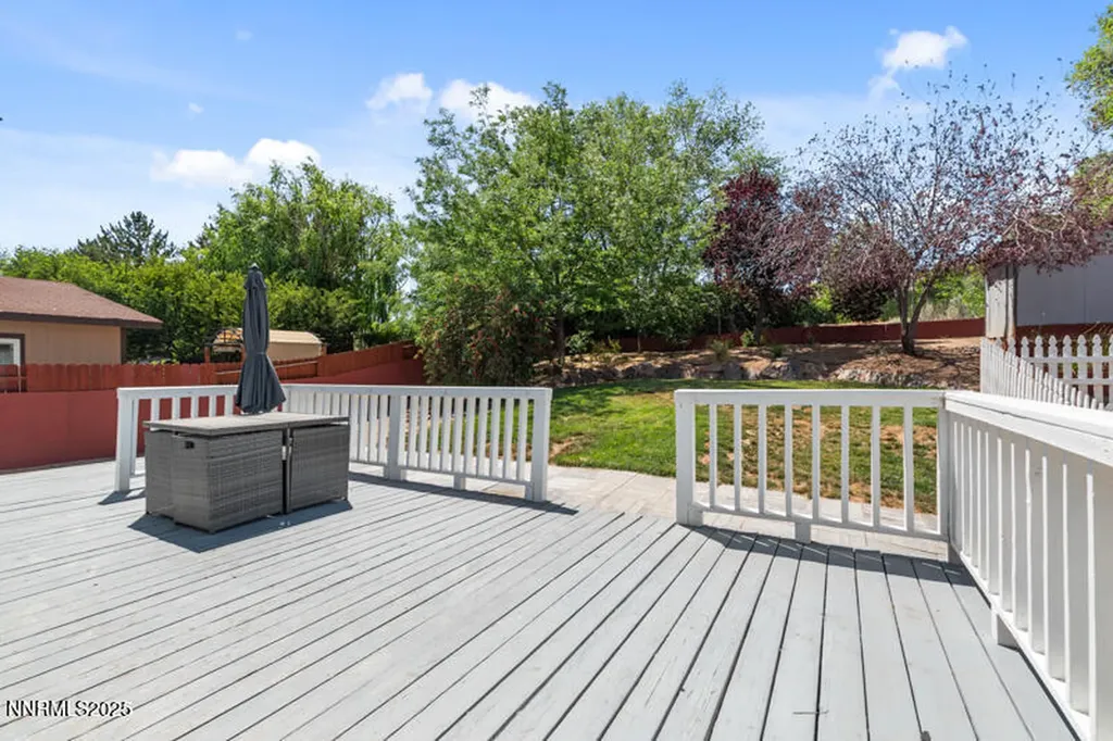 6715 Canoe Hill Sparks NV 89436