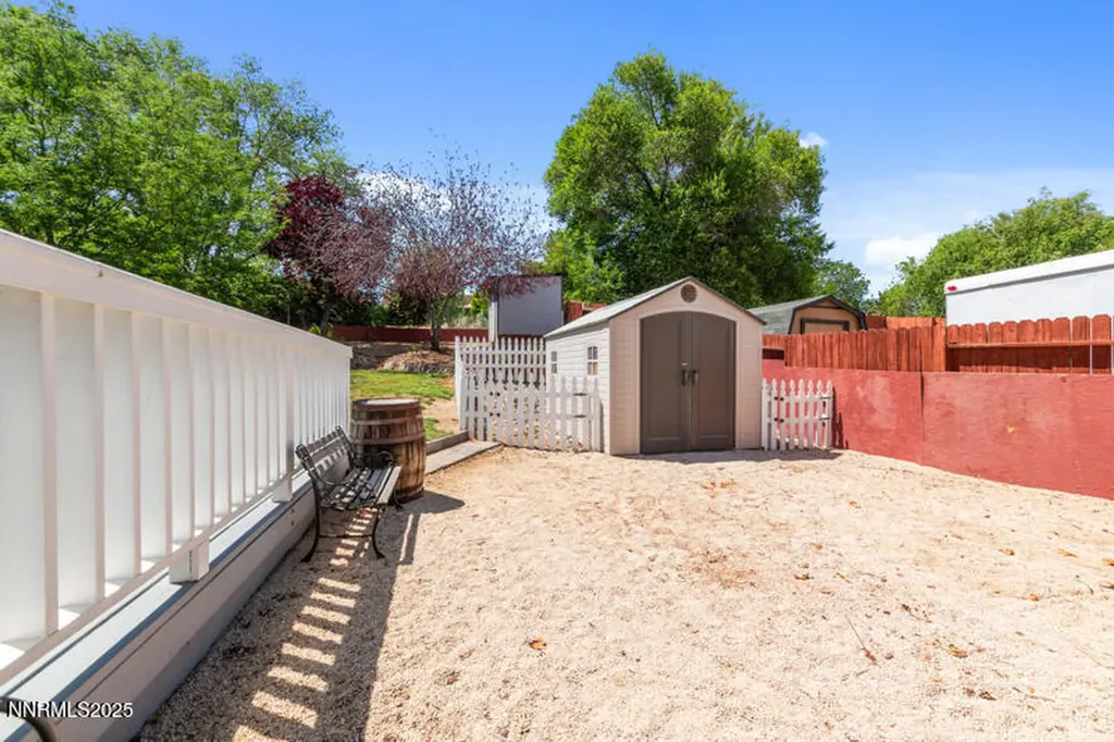 6715 Canoe Hill Sparks NV 89436