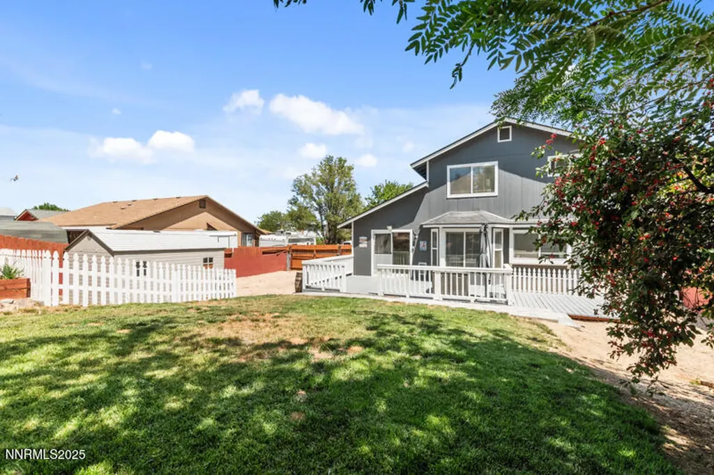 6715 Canoe Hill Sparks NV 89436