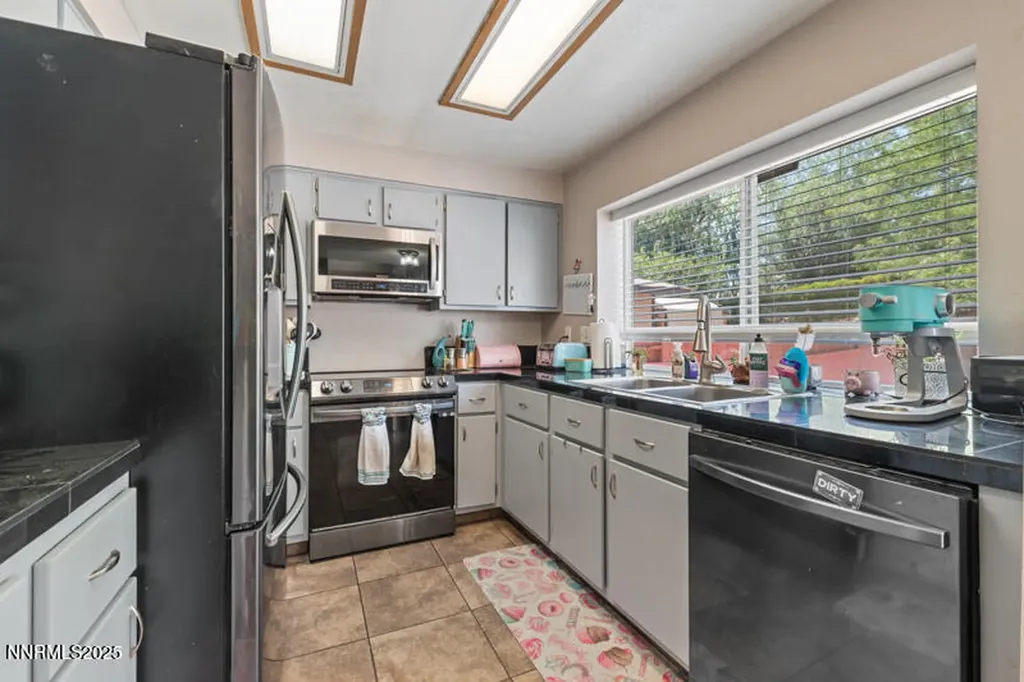 6715 Canoe Hill Sparks NV 89436