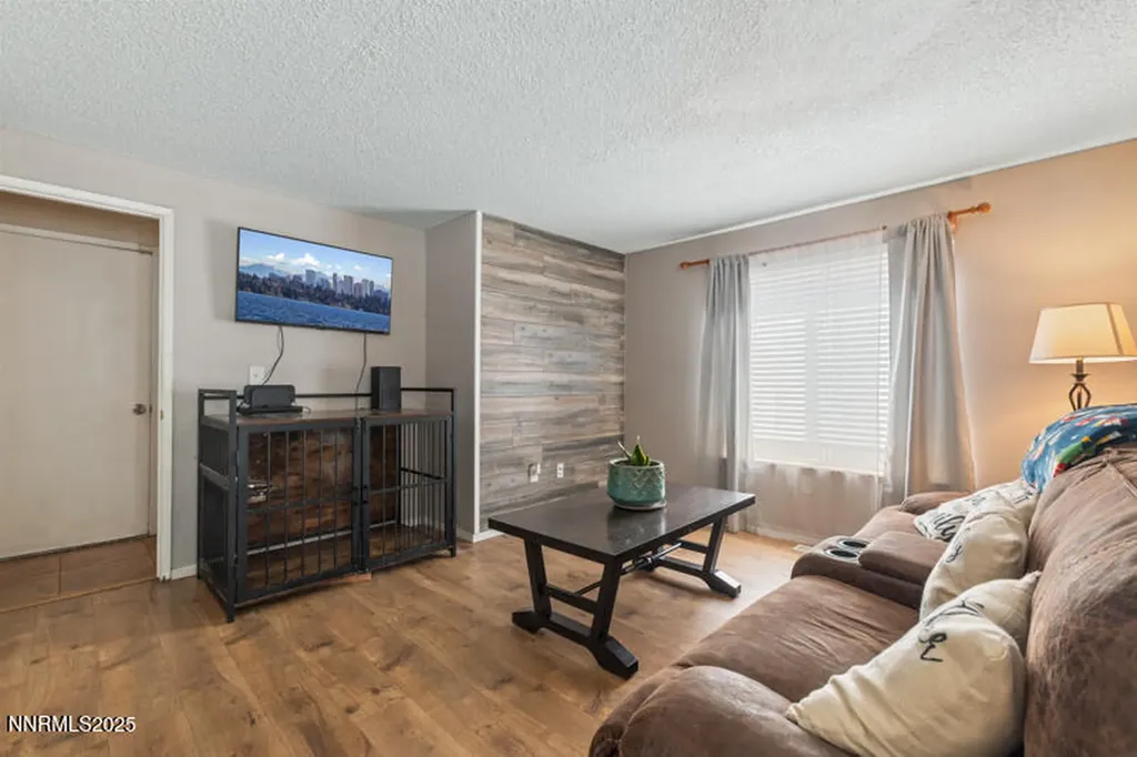 6715 Canoe Hill Sparks NV 89436