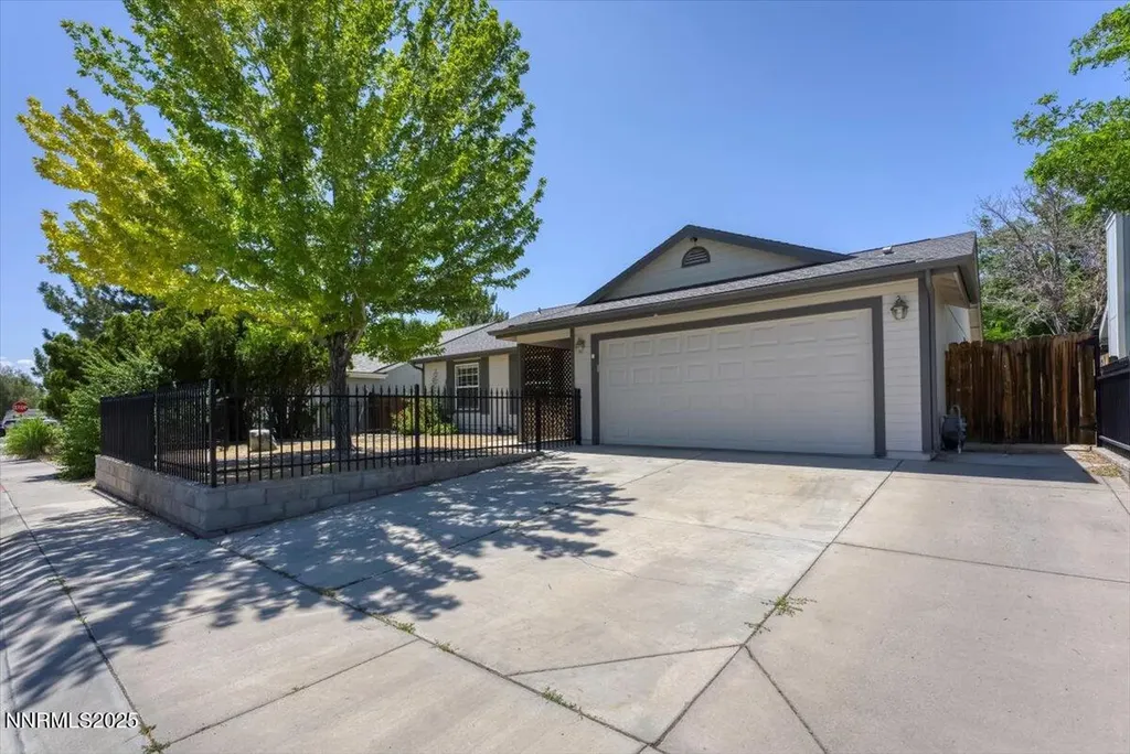 539 Rawe Peak Dayton NV 89403