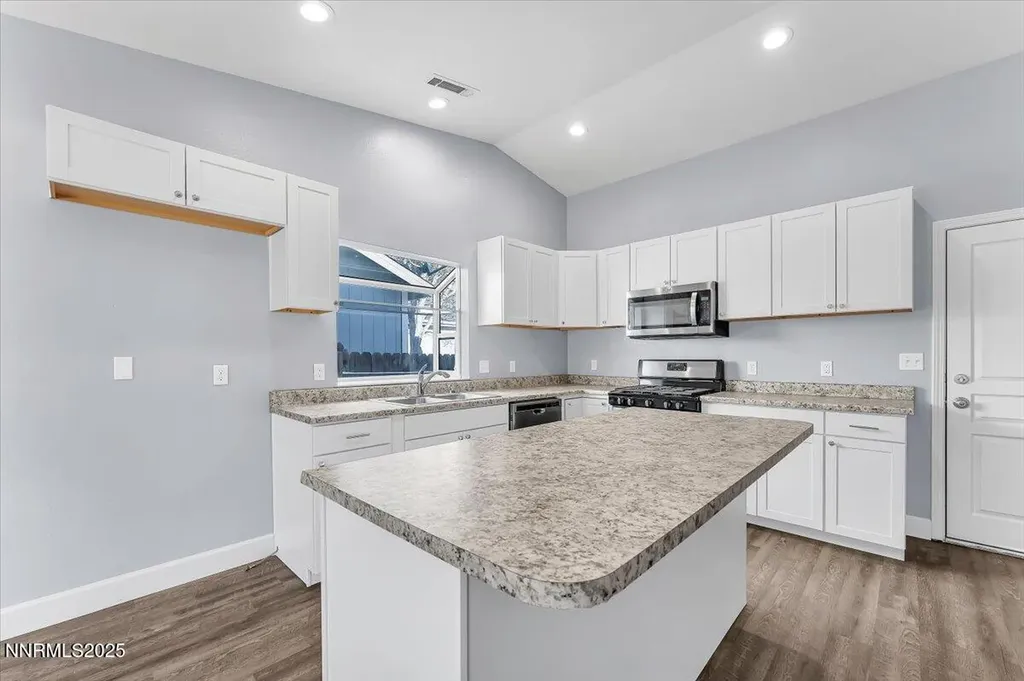 539 Rawe Peak Dayton NV 89403