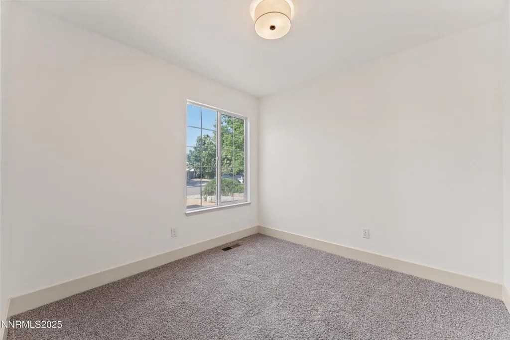 5824 Lightning Sun Valley NV 89433