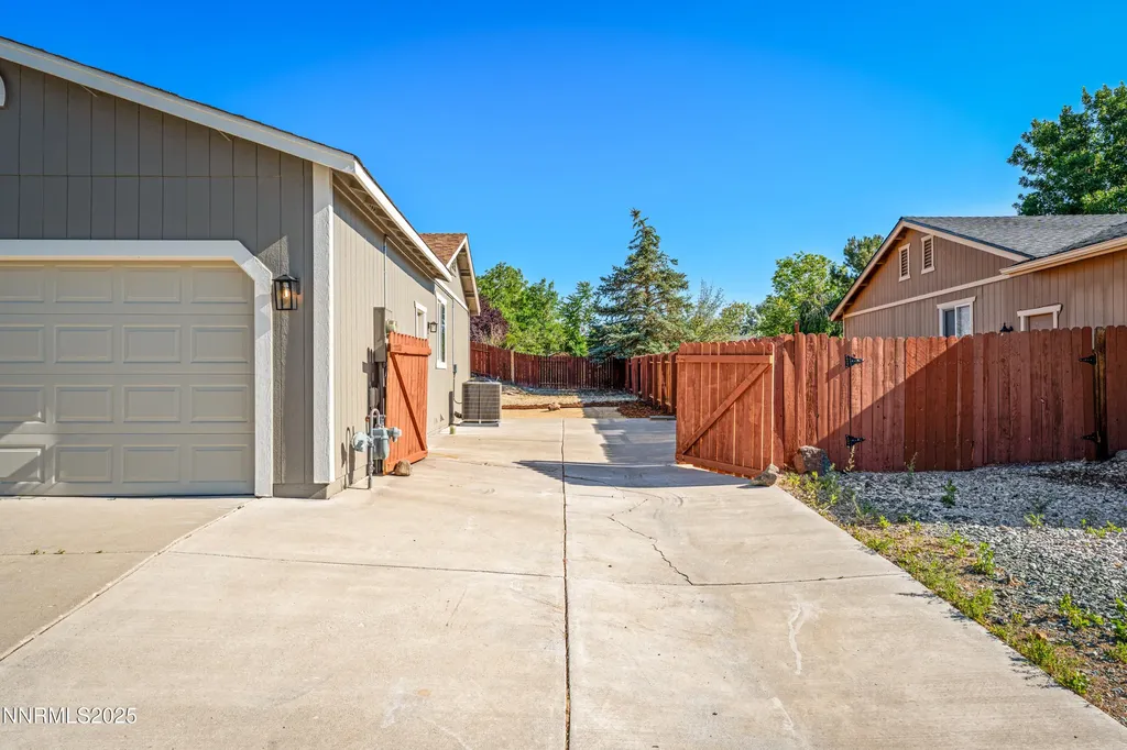 5824 Lightning Sun Valley NV 89433