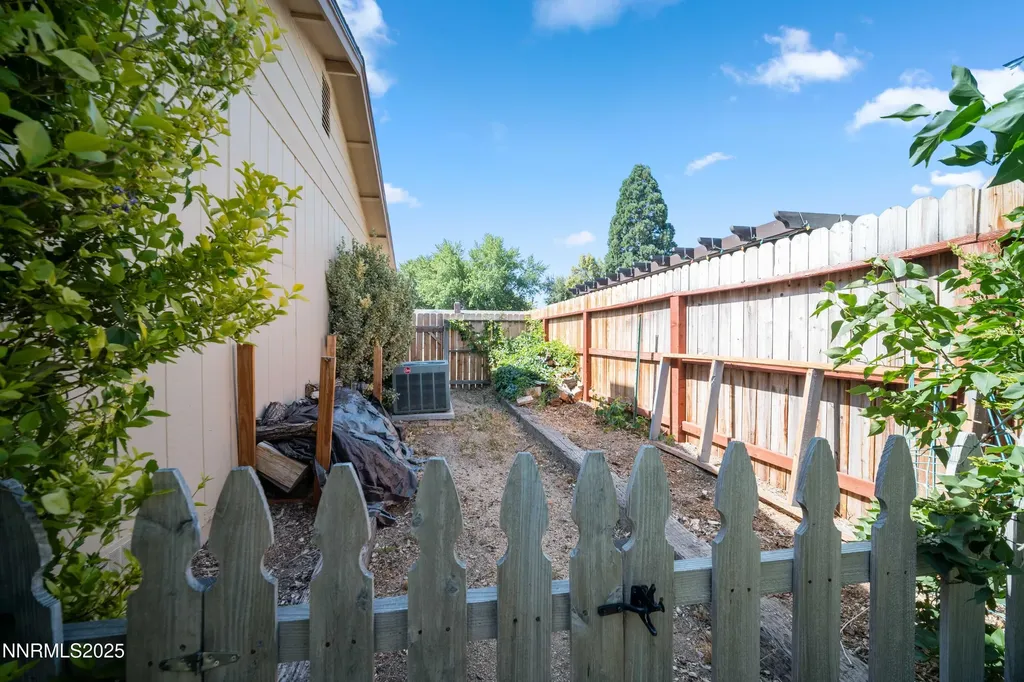 1165 Autumn Hills Reno NV 89511