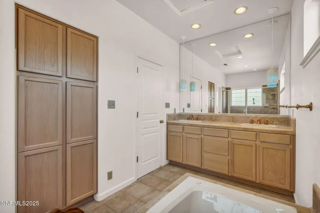 1425 Julie Reno NV 89509