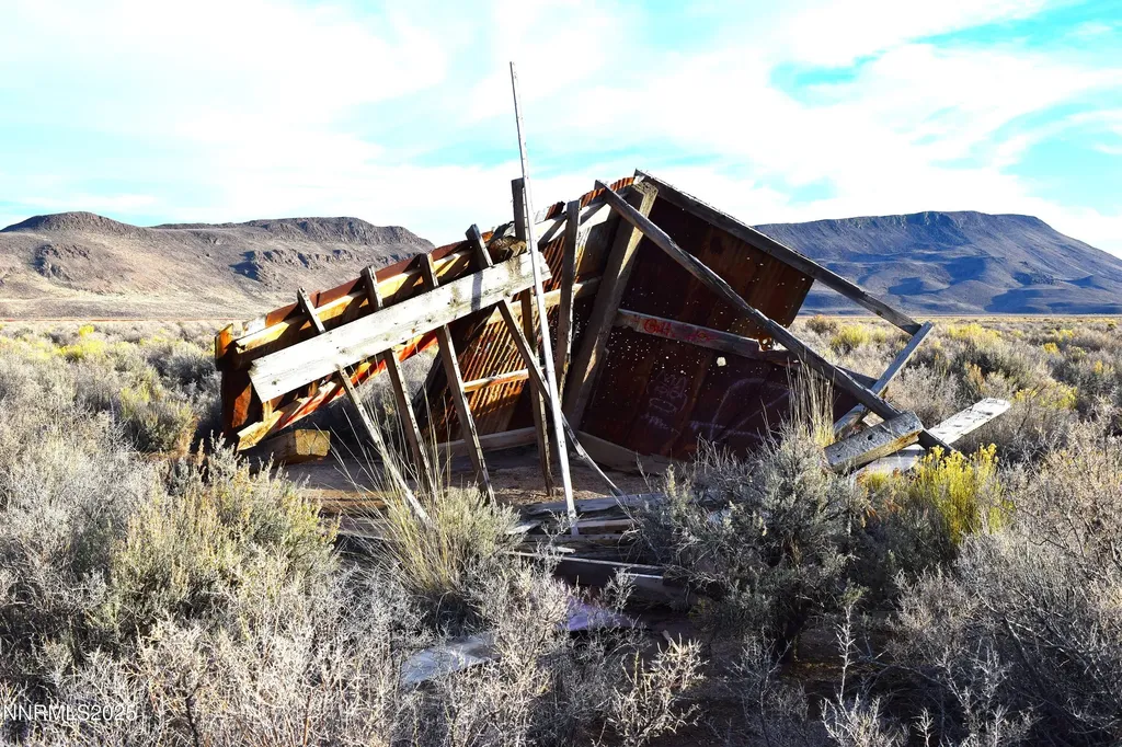 3307-3308 High Rock Road Gerlach NV 89412