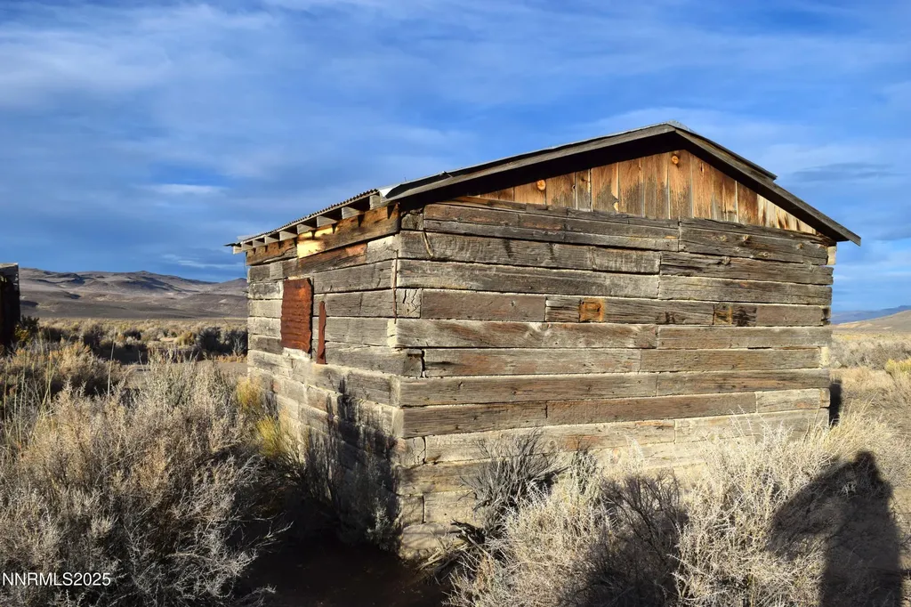 3307-3308 High Rock Road Gerlach NV 89412