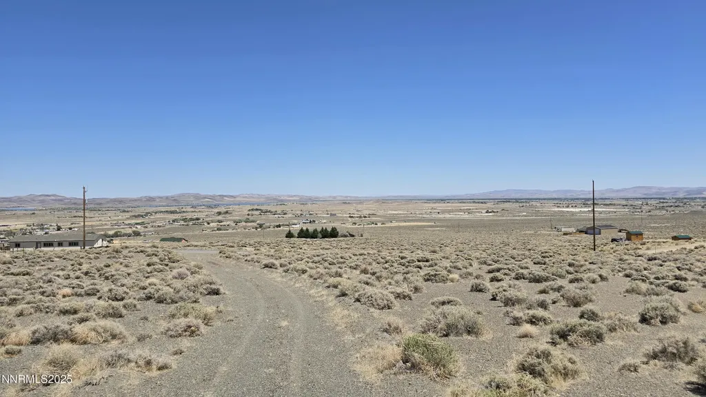 5710 Peek Silver Springs NV 89429