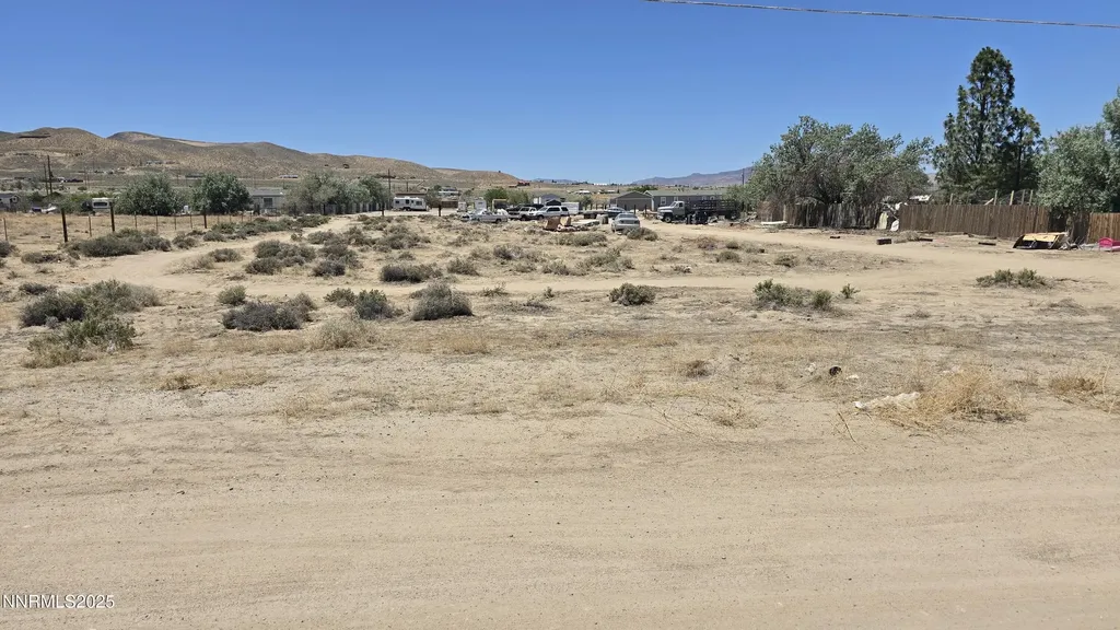 5135 Robert Silver Springs NV 89429