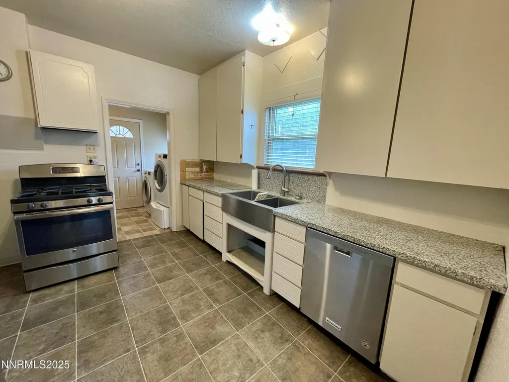 77 Lay Winnemucca NV 89445