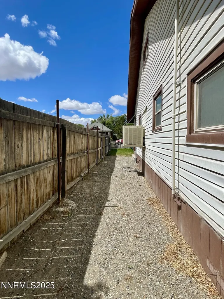 77 Lay Winnemucca NV 89445