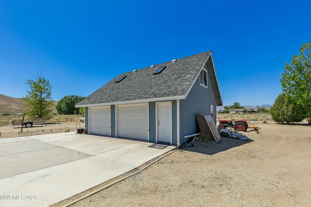 21 Fox Yerington NV 89447