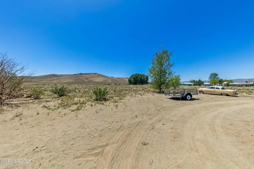 21 Fox Yerington NV 89447