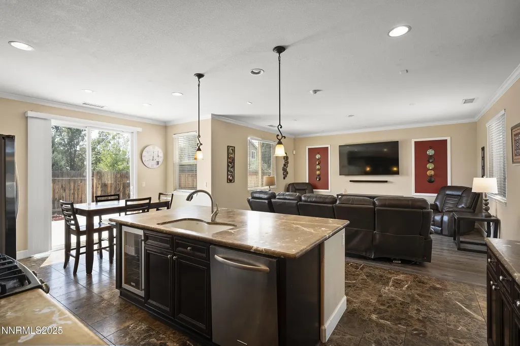 2000 Long Hollow Reno NV 89521