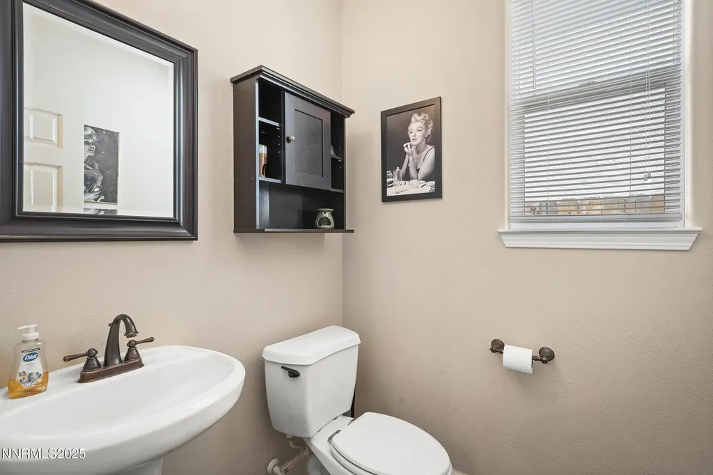 2000 Long Hollow Reno NV 89521