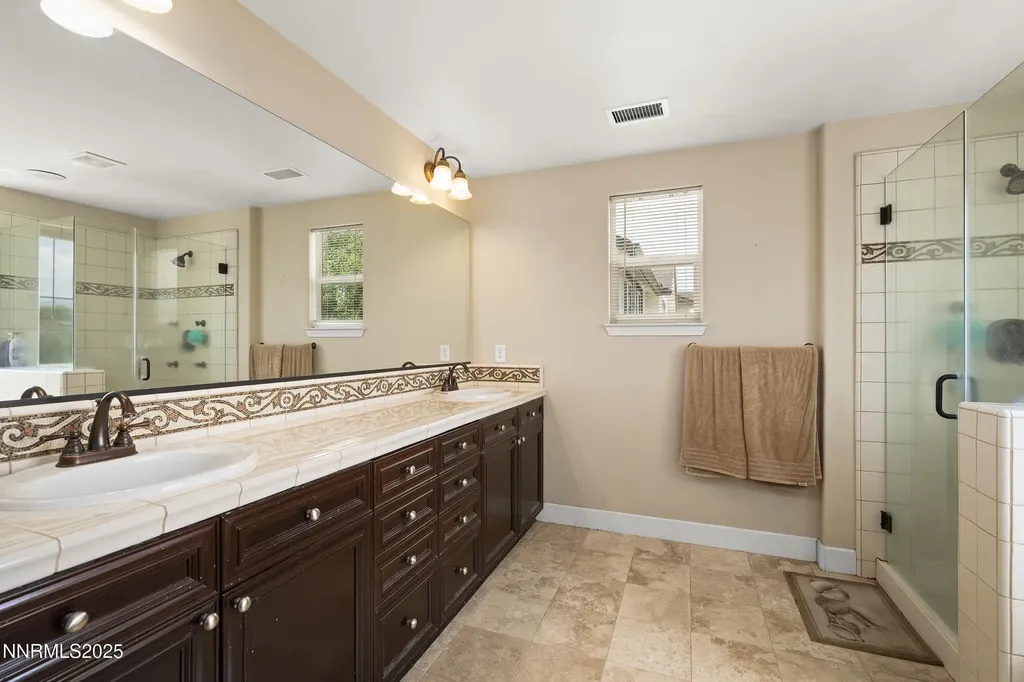 2000 Long Hollow Reno NV 89521