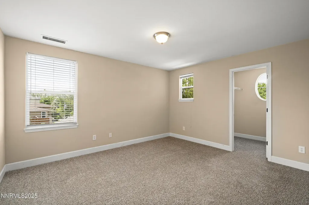 2000 Long Hollow Reno NV 89521