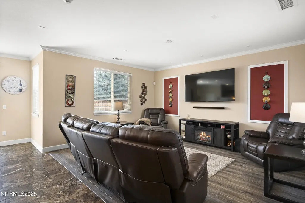 2000 Long Hollow Reno NV 89521