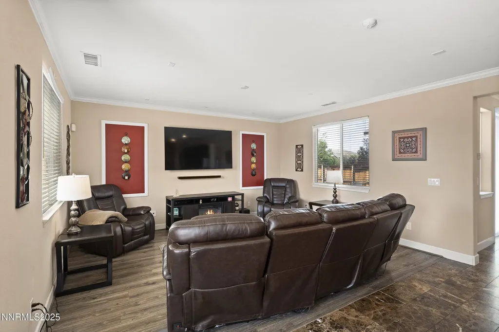 2000 Long Hollow Reno NV 89521
